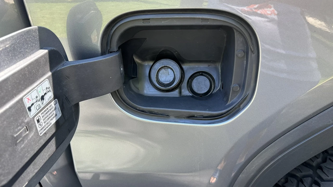 2021 GMC Sierra 5th Gen - Image 26 of 31