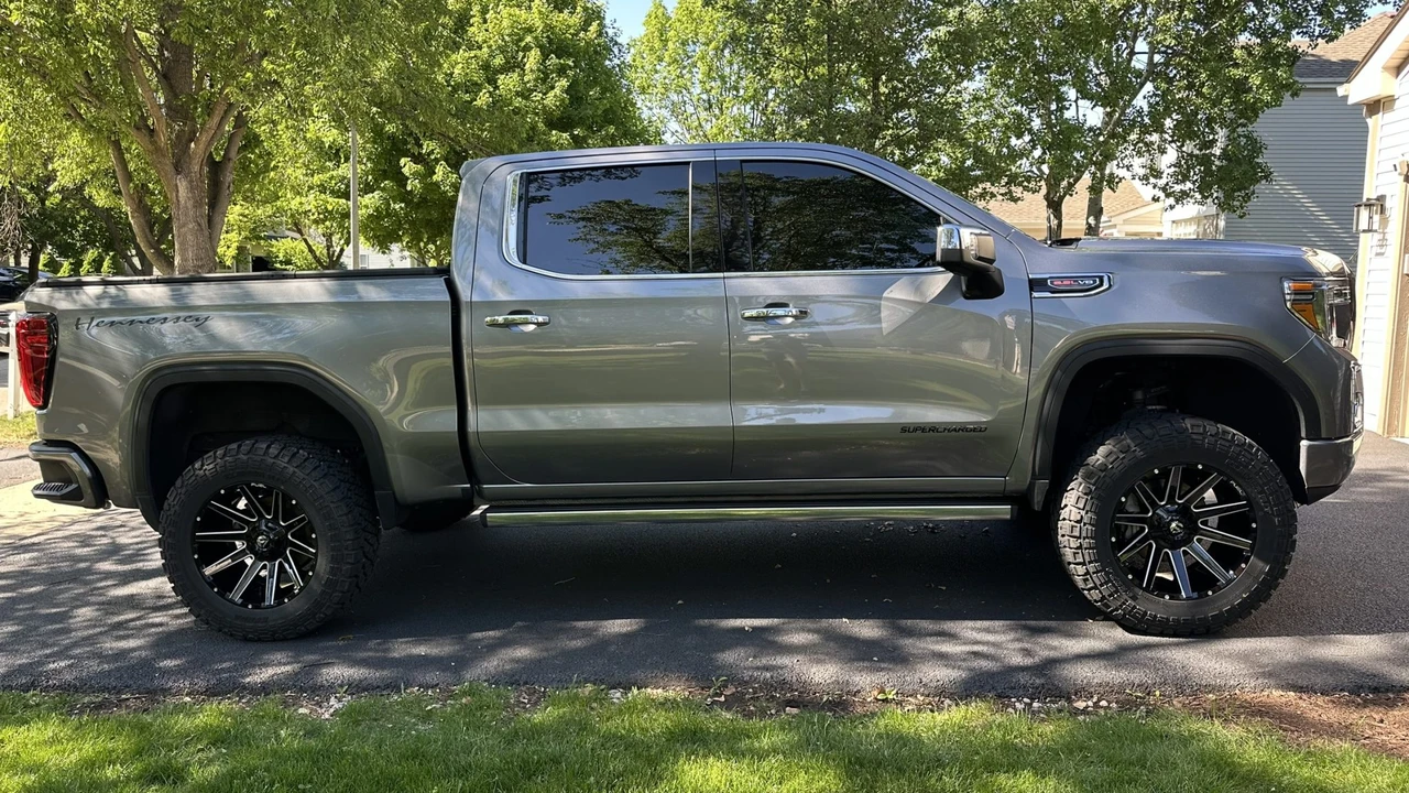 2021 GMC Sierra 5th Gen - Image 11 of 31