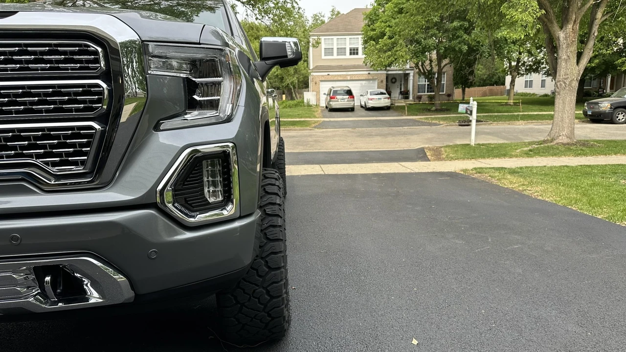2021 GMC Sierra 5th Gen - Image 17 of 31
