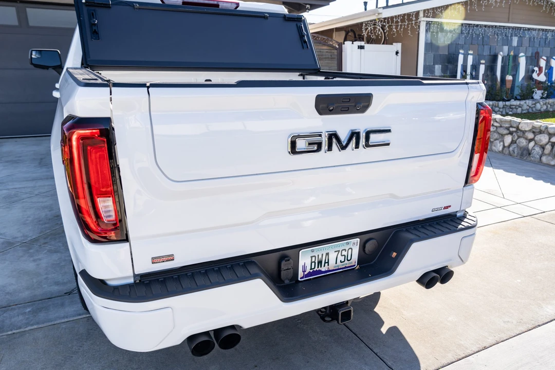 2024 GMC Sierra 5th Gen - Image 8 of 31