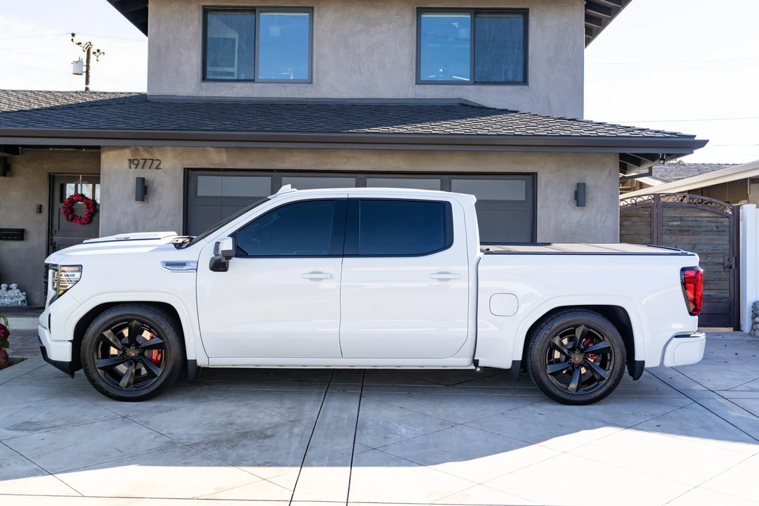 2024 GMC Sierra 5th Gen - Image 7 of 31