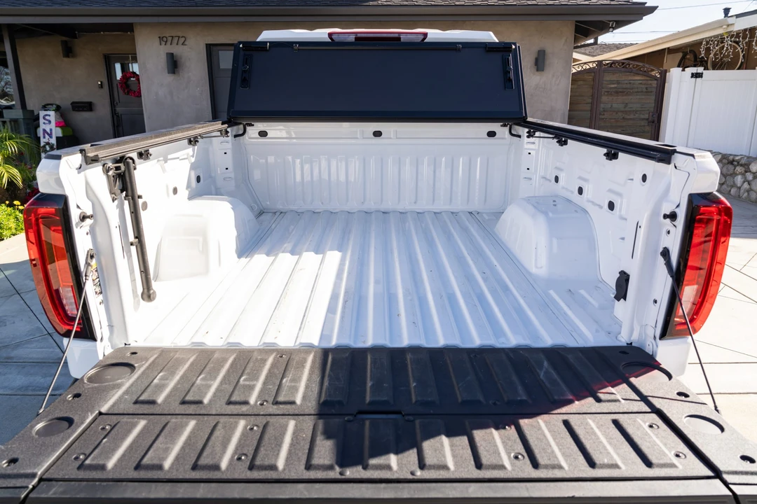 2024 GMC Sierra 5th Gen - Image 29 of 31