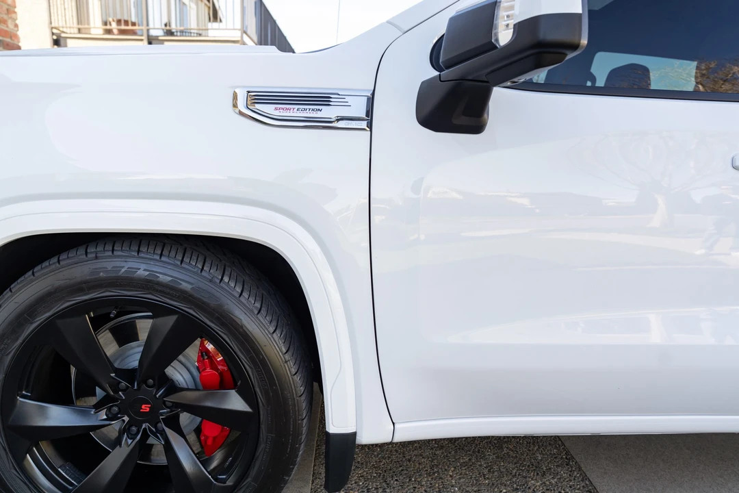 2024 GMC Sierra 5th Gen - Image 13 of 31