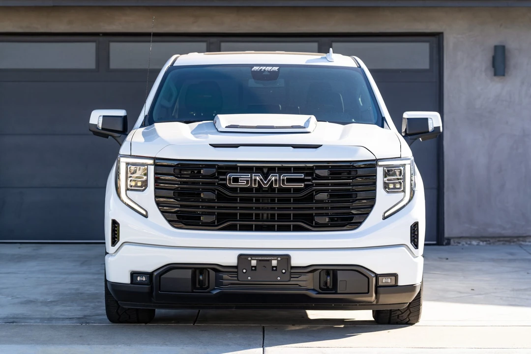 2024 GMC Sierra 5th Gen - Image 3 of 31