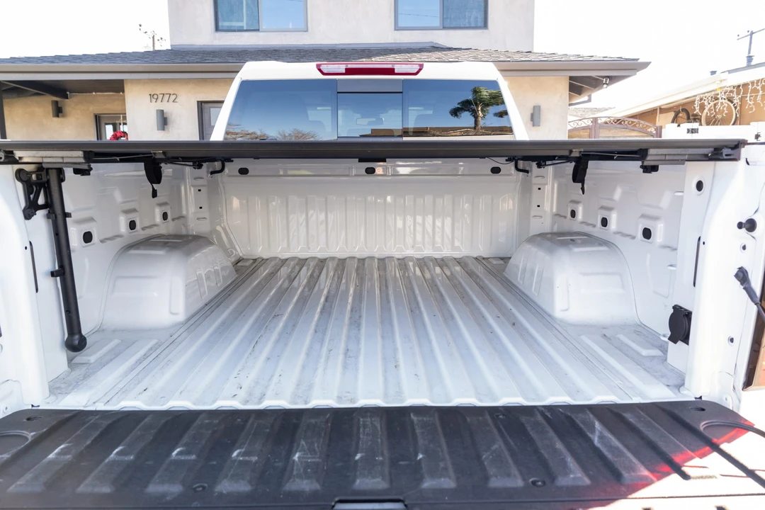 2024 GMC Sierra 5th Gen - Image 28 of 31