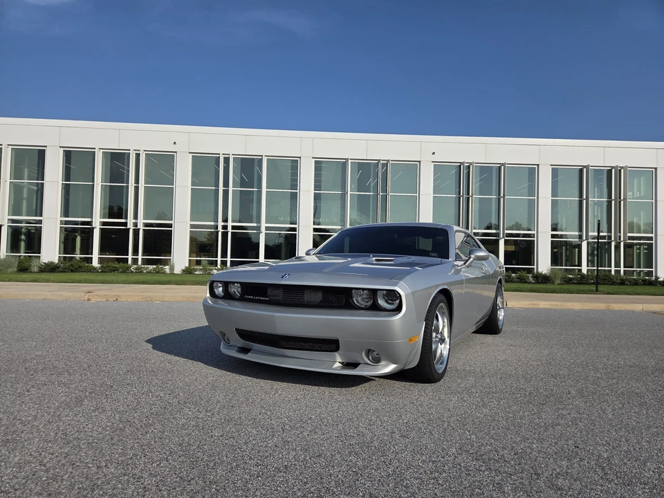 2008 Dodge Challenger SRT8 & 392 3rd Gen - Image 3 of 31