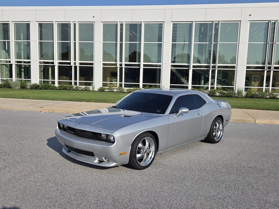 2008 Dodge Challenger SRT8 & 392 3rd Gen - Image 4 of 31