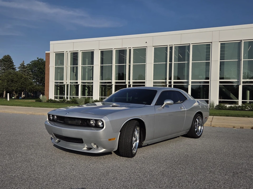 2008 Dodge Challenger SRT8 & 392 3rd Gen - Image 5 of 31
