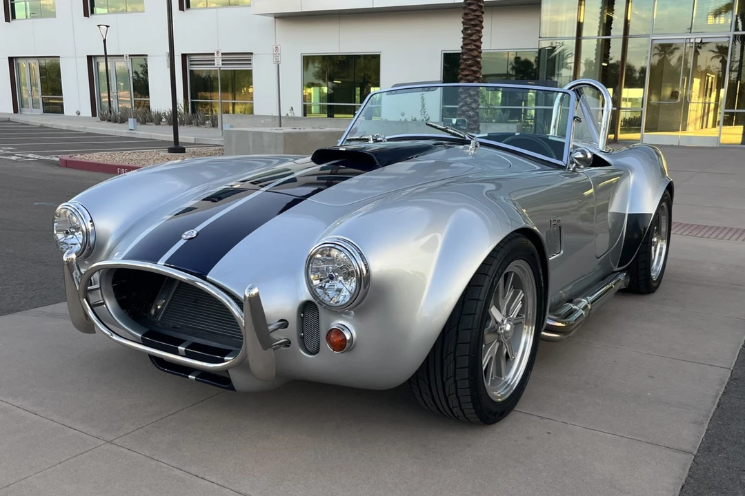Shelby Cobra Replica - Image 4 of 31