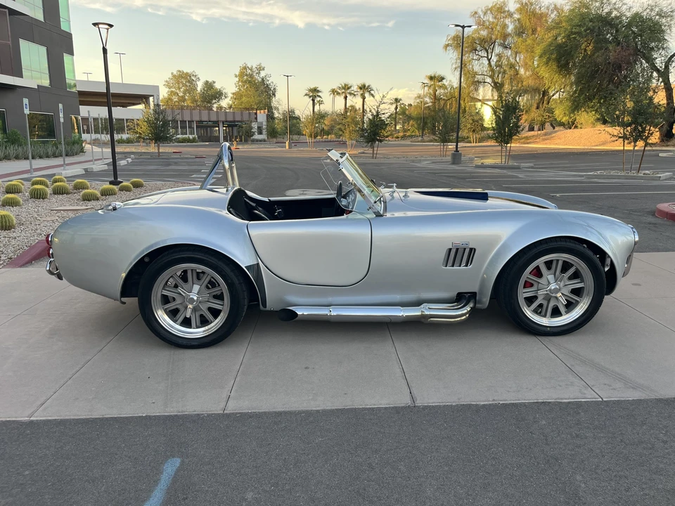 Shelby Cobra Replica - Image 10 of 31