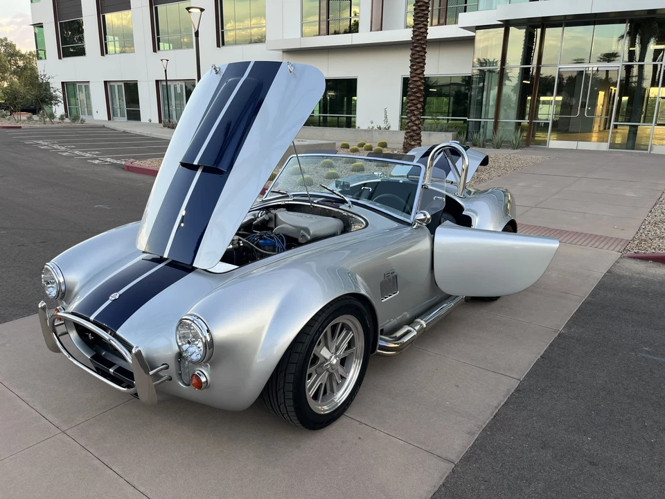 Shelby Cobra Replica - Image 23 of 31
