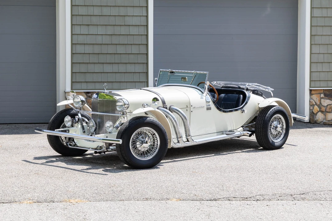 Excalibur - Image 4 of 31