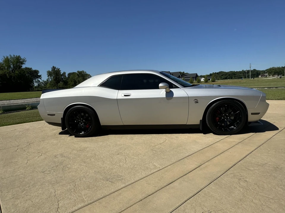 2008 Dodge Challenger SRT8 & 392 3rd Gen - Image 8 of 31