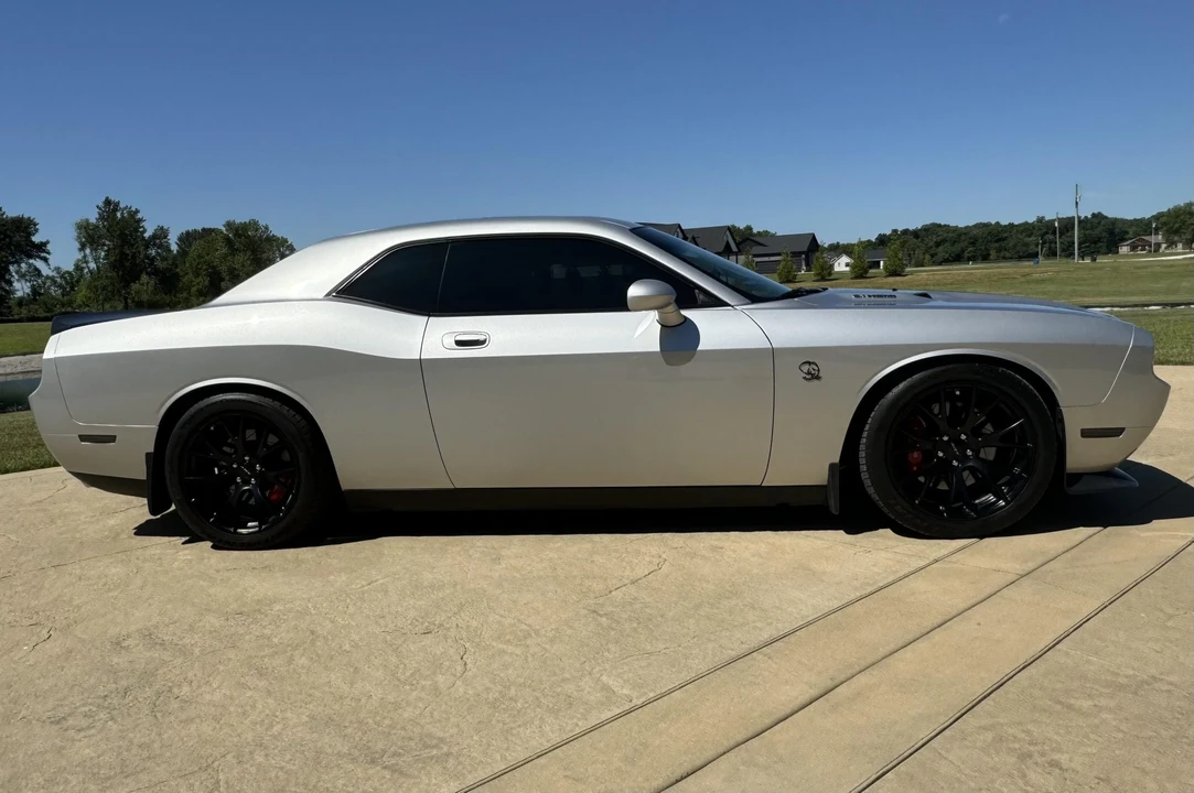 2008 Dodge Challenger SRT8 & 392 3rd Gen - Image 9 of 31