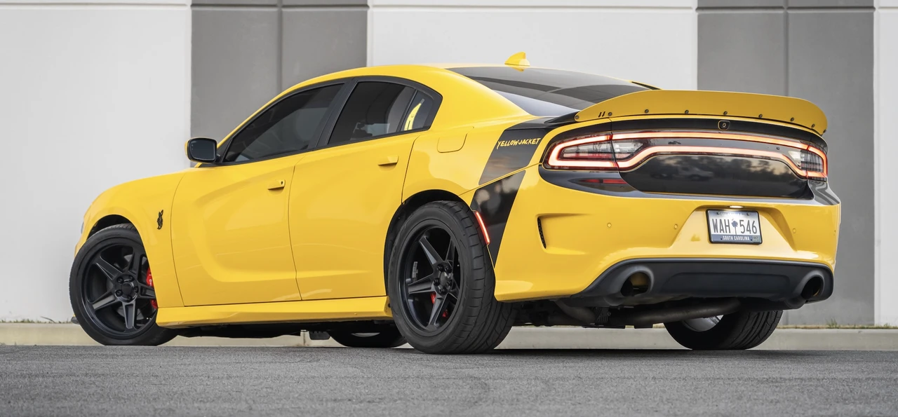 2017 Dodge Charger SRT & 392 7th Gen - Image 9 of 31