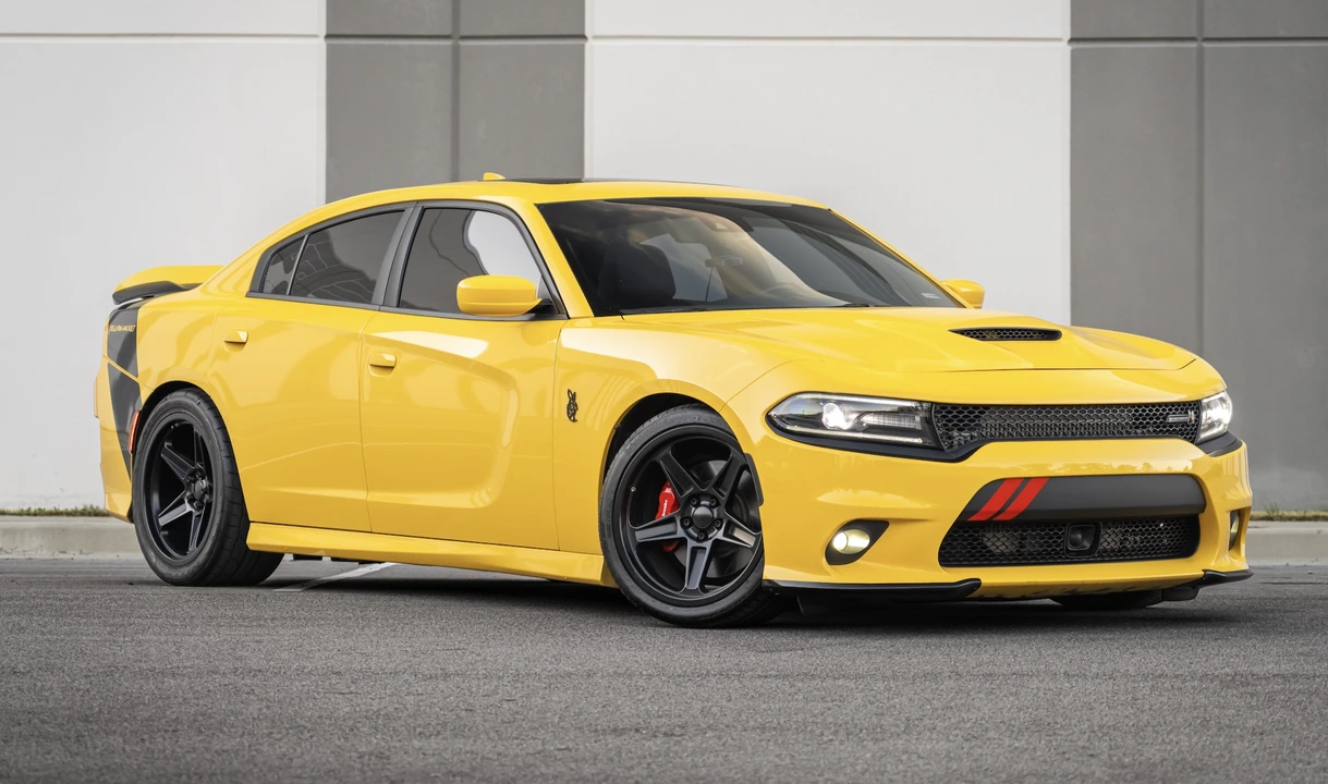 2017 Dodge Charger SRT & 392 7th Gen - Image 2 of 31