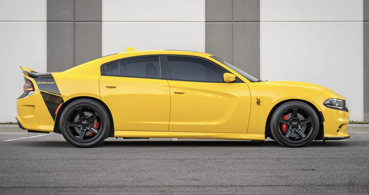 2017 Dodge Charger SRT & 392 7th Gen - Image 15 of 31