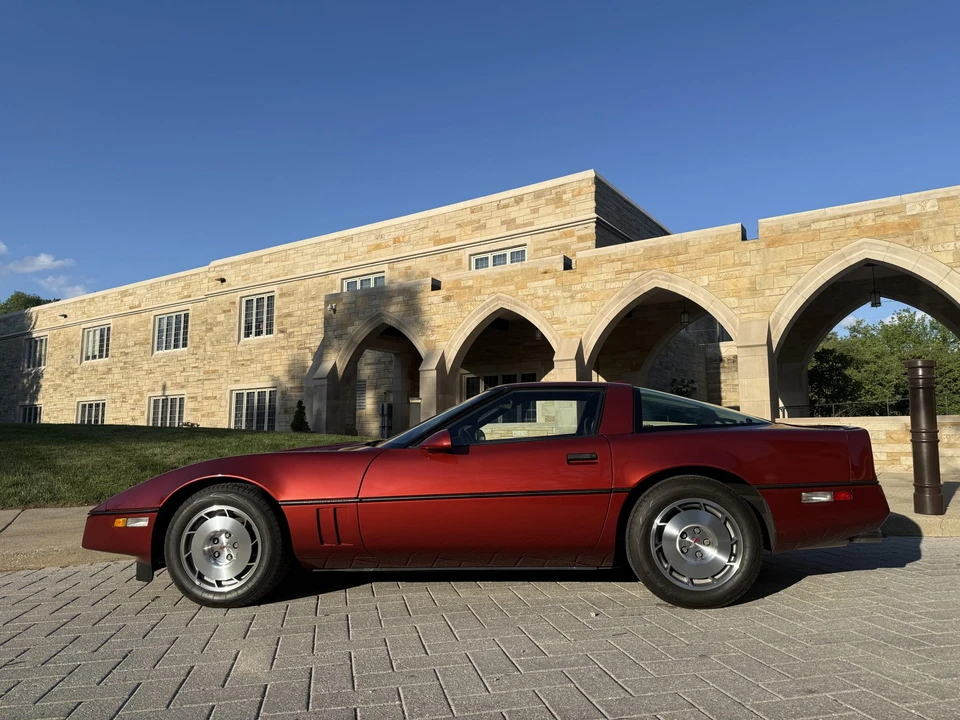 1986 Chevrolet Corvette C4 - Image 8 of 31