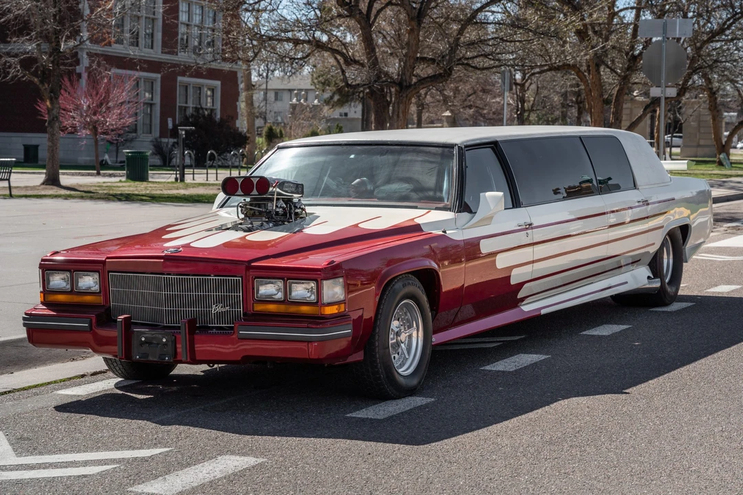 1981 Cadillac Series 70 & 75 - Image 2 of 31