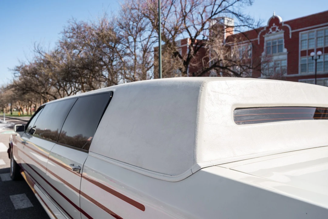 1981 Cadillac Series 70 & 75 - Image 27 of 31