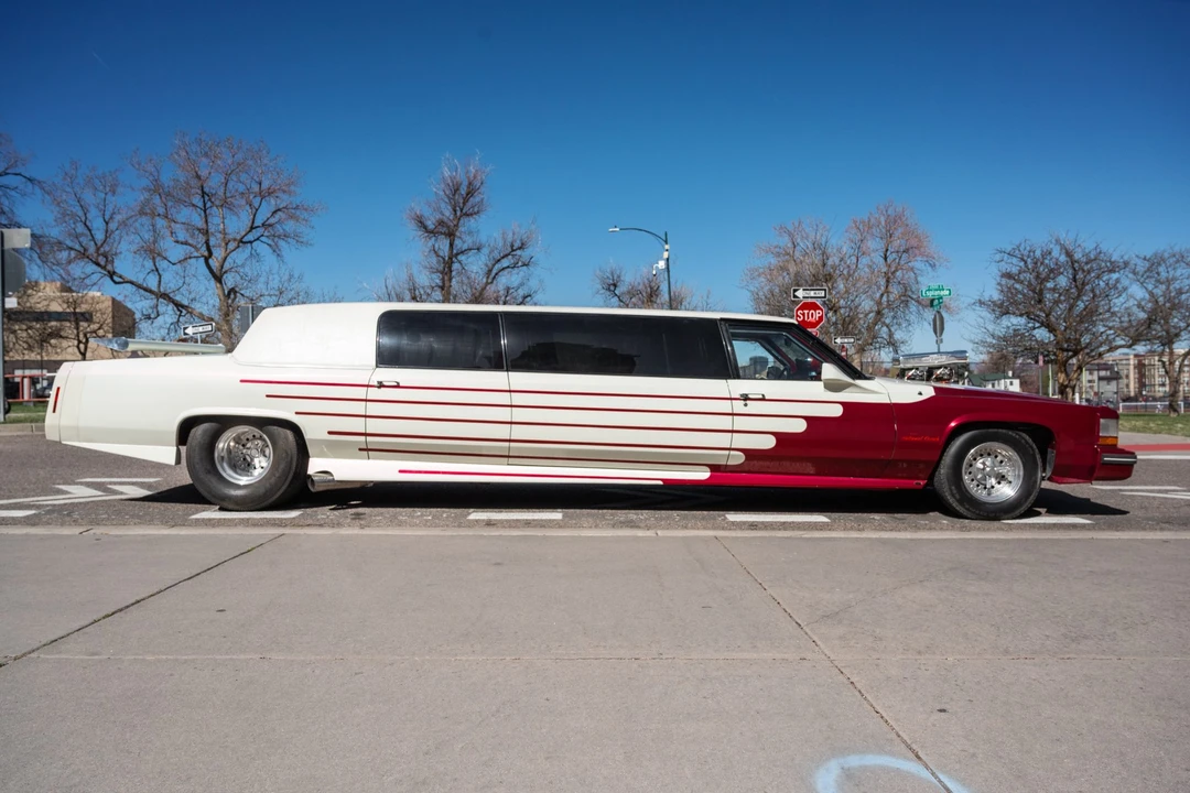 1981 Cadillac Series 70 & 75 - Image 6 of 31