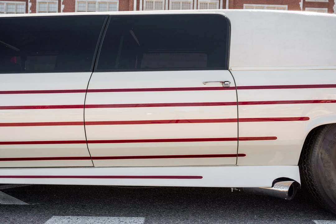 1981 Cadillac Series 70 & 75 - Image 25 of 31