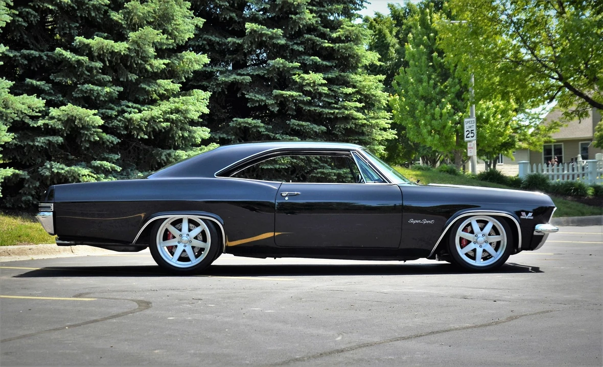 1965 Chevrolet Impala SS 4th Gen - Image 22 of 31
