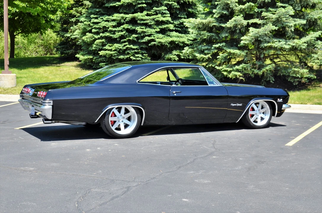 1965 Chevrolet Impala SS 4th Gen - Image 25 of 31