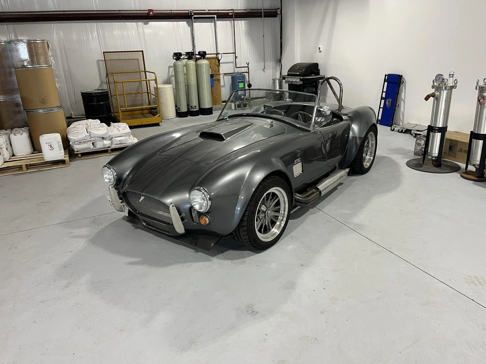 Shelby Cobra Replica - Image 2 of 31