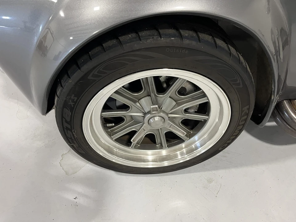 Shelby Cobra Replica - Image 29 of 31
