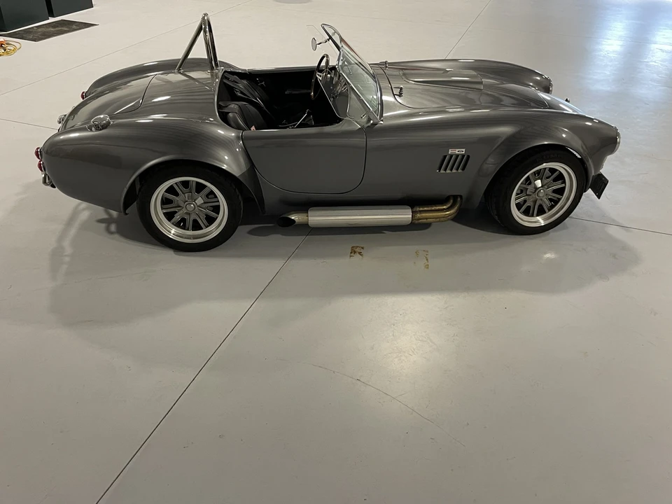 Shelby Cobra Replica - Image 6 of 31