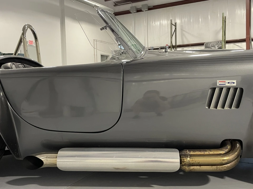 Shelby Cobra Replica - Image 13 of 31
