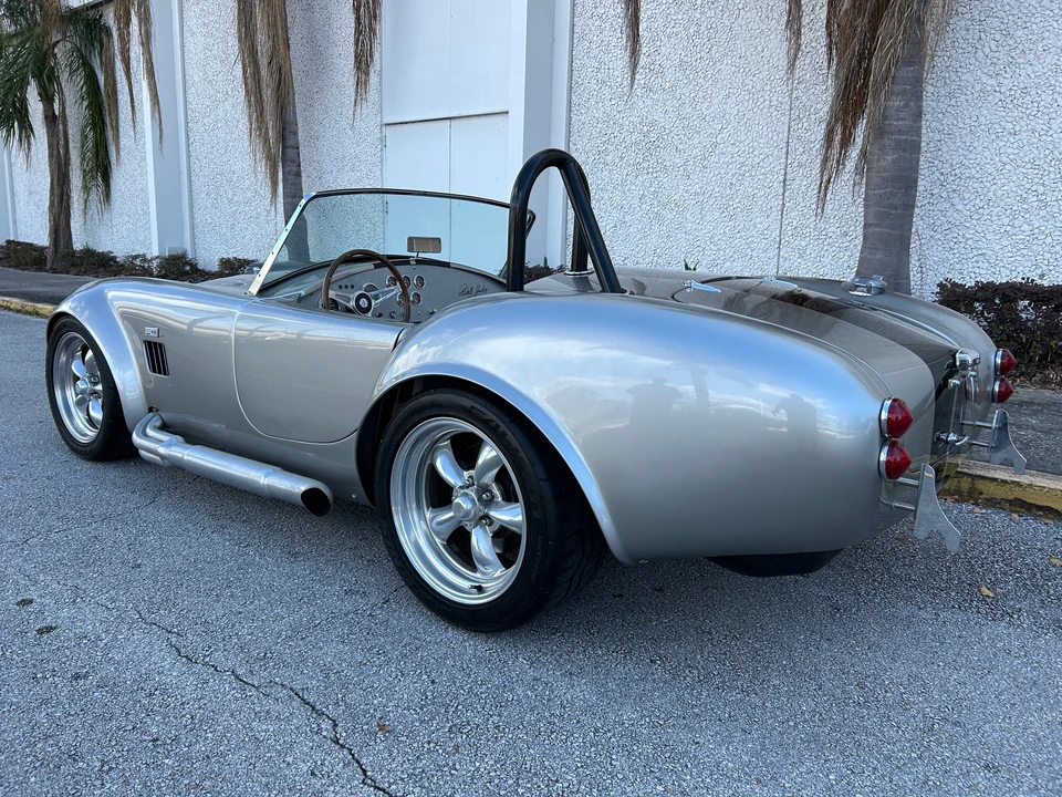 Shelby Cobra Replica - Image 10 of 31
