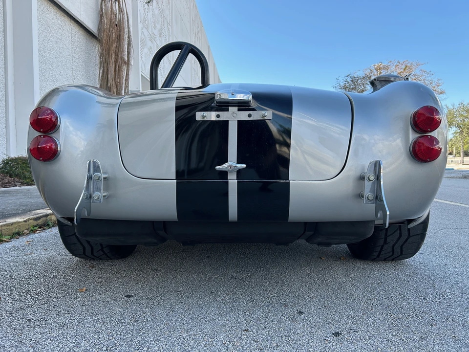Shelby Cobra Replica - Image 9 of 31
