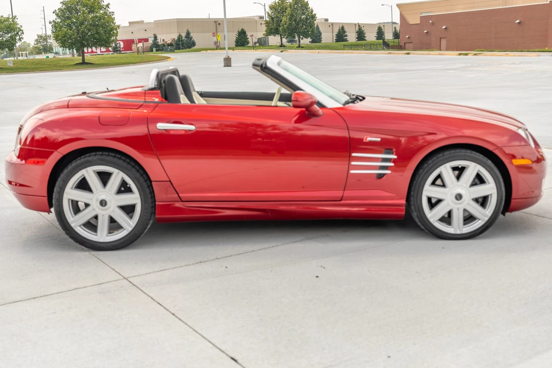 2005 Chrysler Crossfire - Image 6 of 31