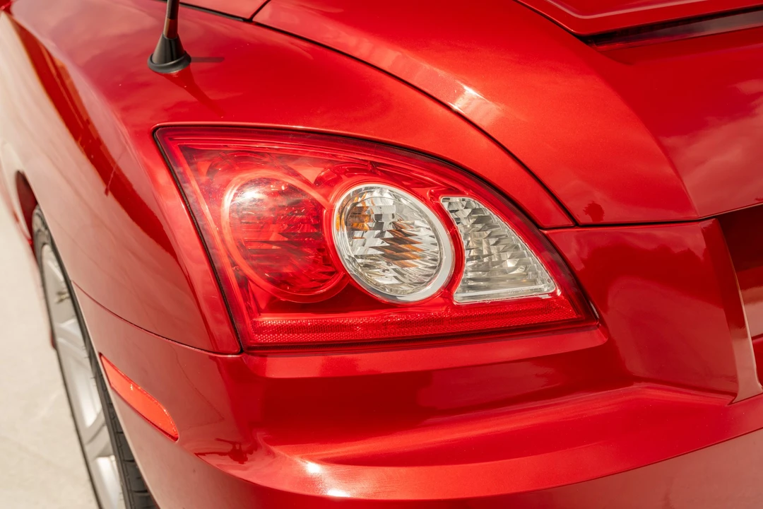 2005 Chrysler Crossfire - Image 27 of 31