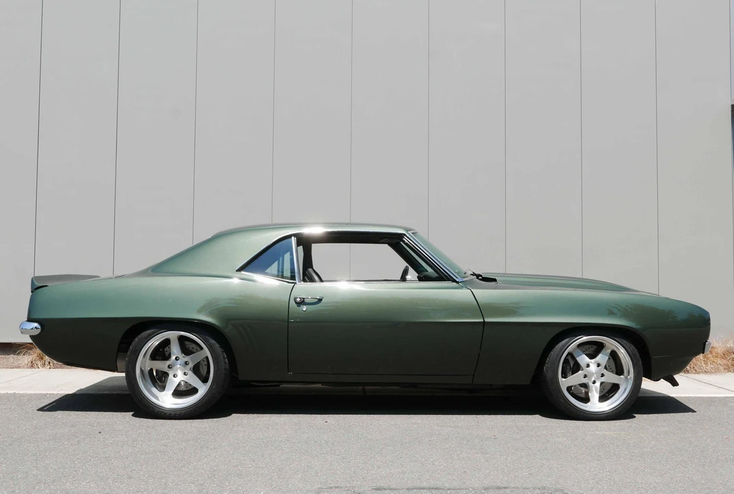 Chevrolet Camaro 1st Gen - Image 19 of 31