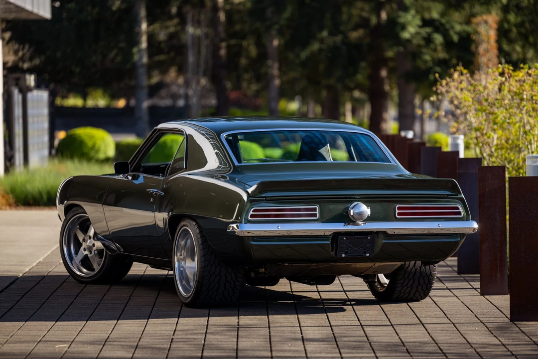Chevrolet Camaro 1st Gen - Image 10 of 31