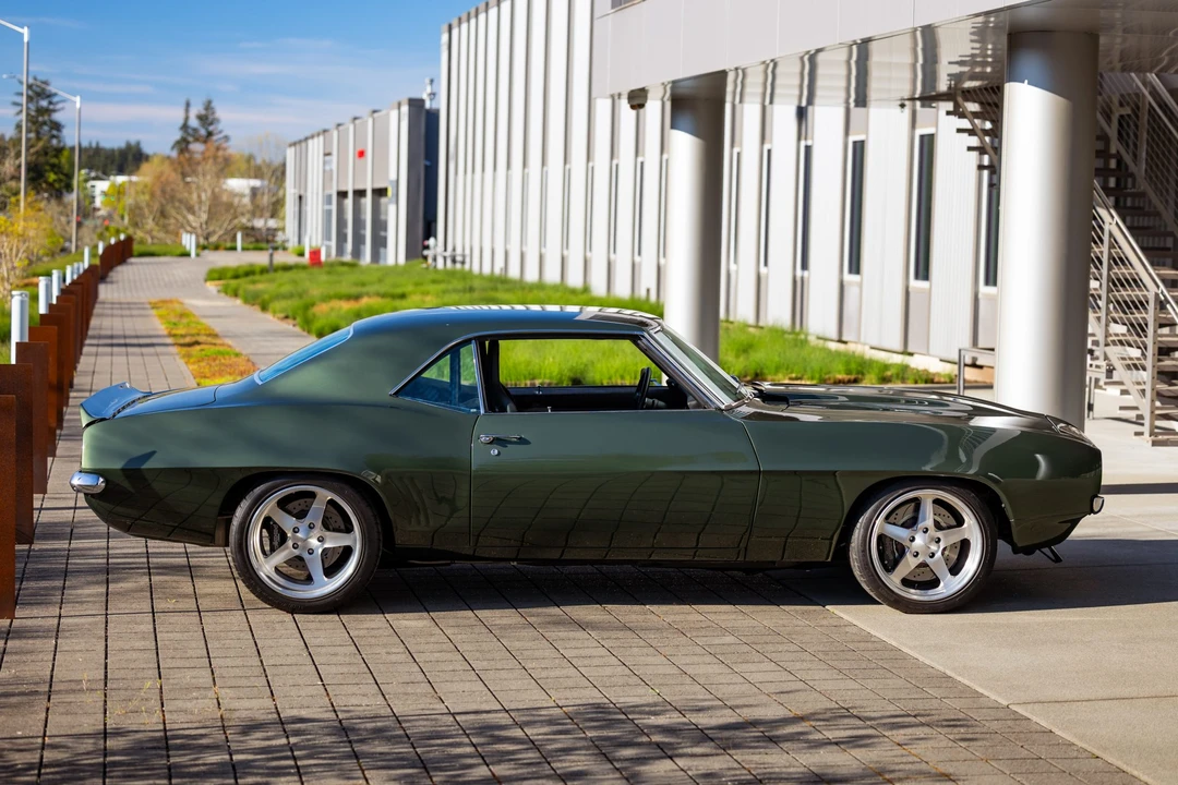 Chevrolet Camaro 1st Gen - Image 17 of 31
