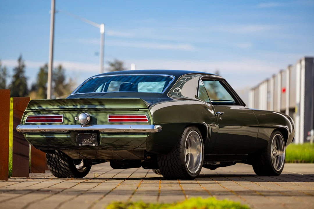 Chevrolet Camaro 1st Gen - Image 15 of 31
