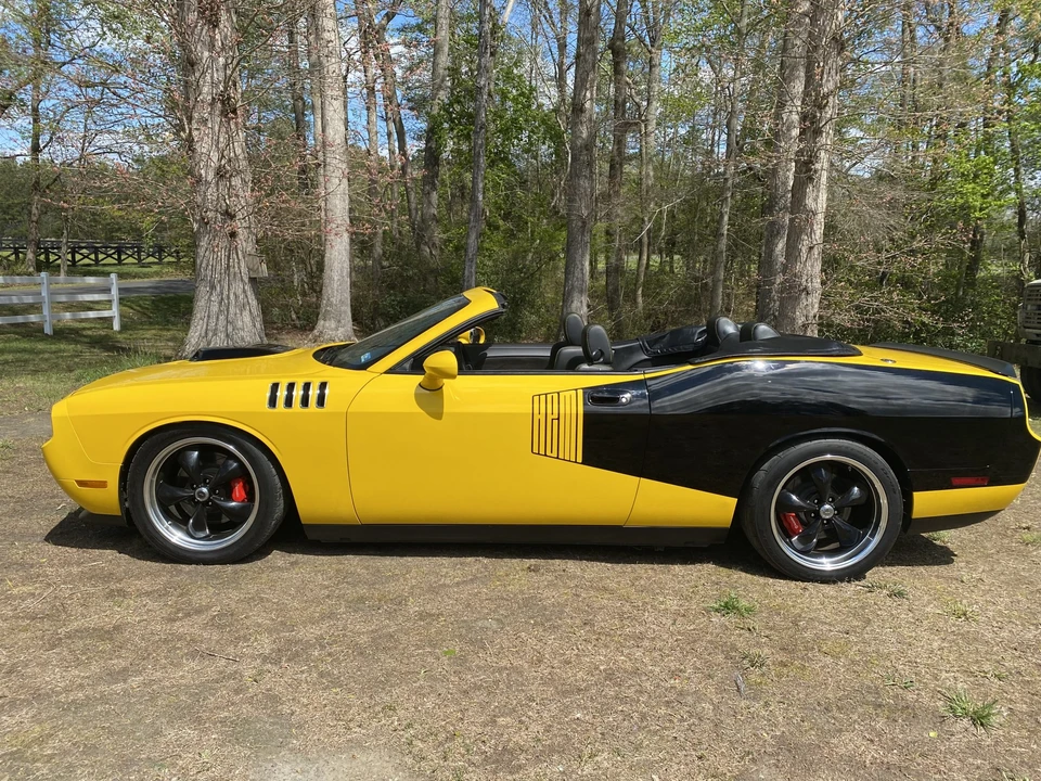 2010 Dodge Challenger SRT8 & 392 3rd Gen - Image 10 of 31