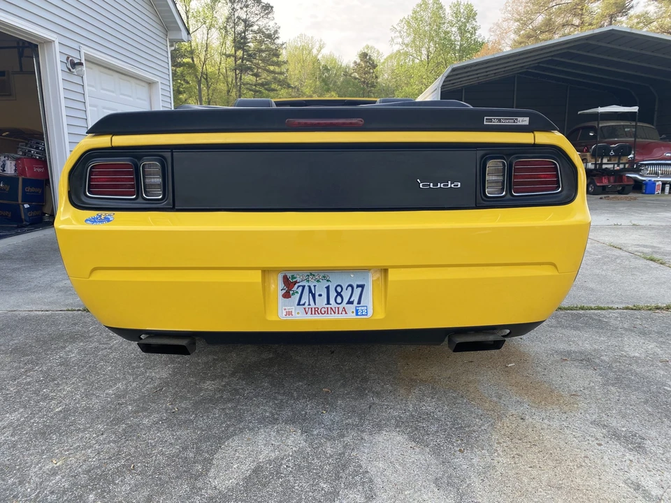 2010 Dodge Challenger SRT8 & 392 3rd Gen - Image 9 of 31