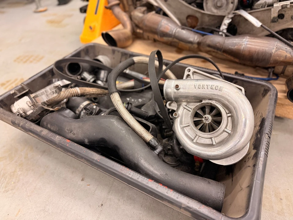 2002 Parts & Memorabilia Mechanical Components - Image 7 of 9