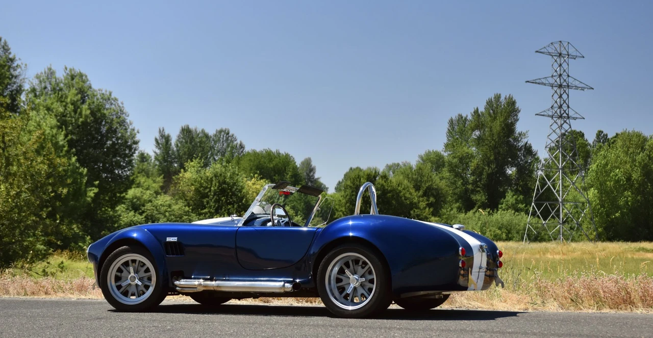 Shelby Cobra Replica - Image 8 of 31
