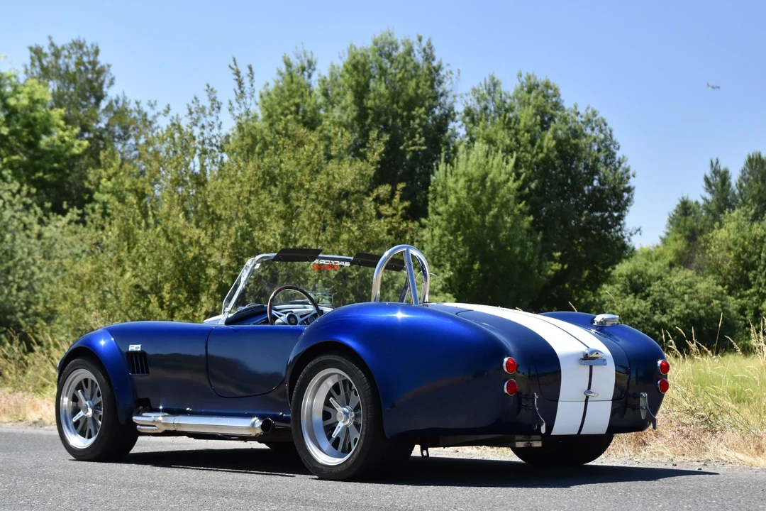 Shelby Cobra Replica - Image 9 of 31