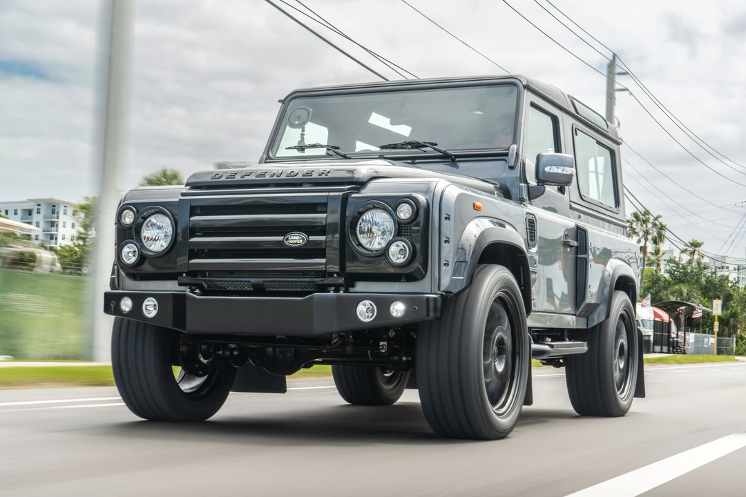 Land Rover Defender 90 - Image 22 of 31