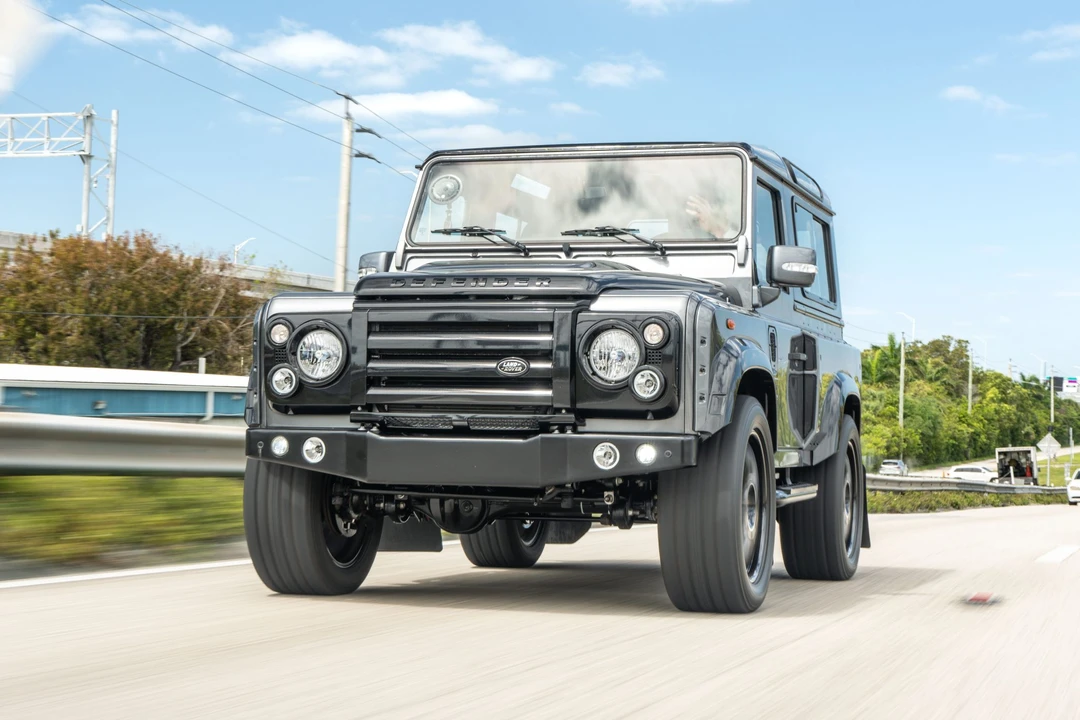 Land Rover Defender 90 - Image 21 of 31