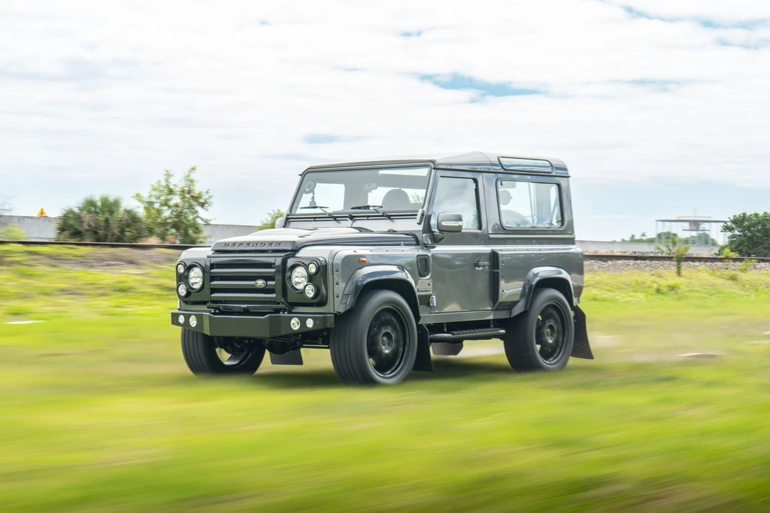 Land Rover Defender 90 - Image 28 of 31