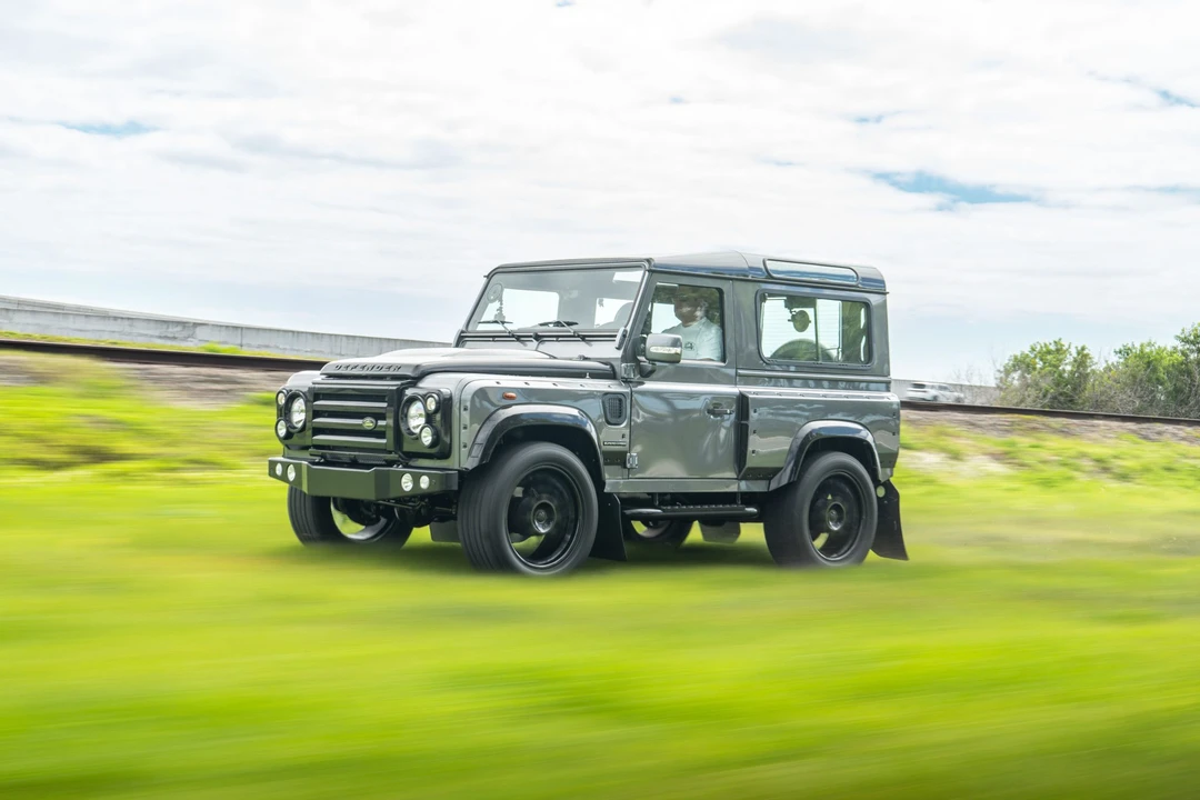 Land Rover Defender 90 - Image 29 of 31