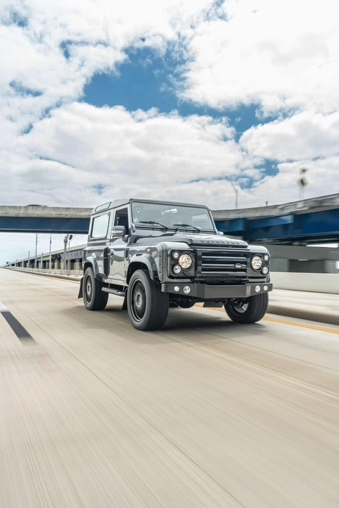 Land Rover Defender 90 - Image 30 of 31